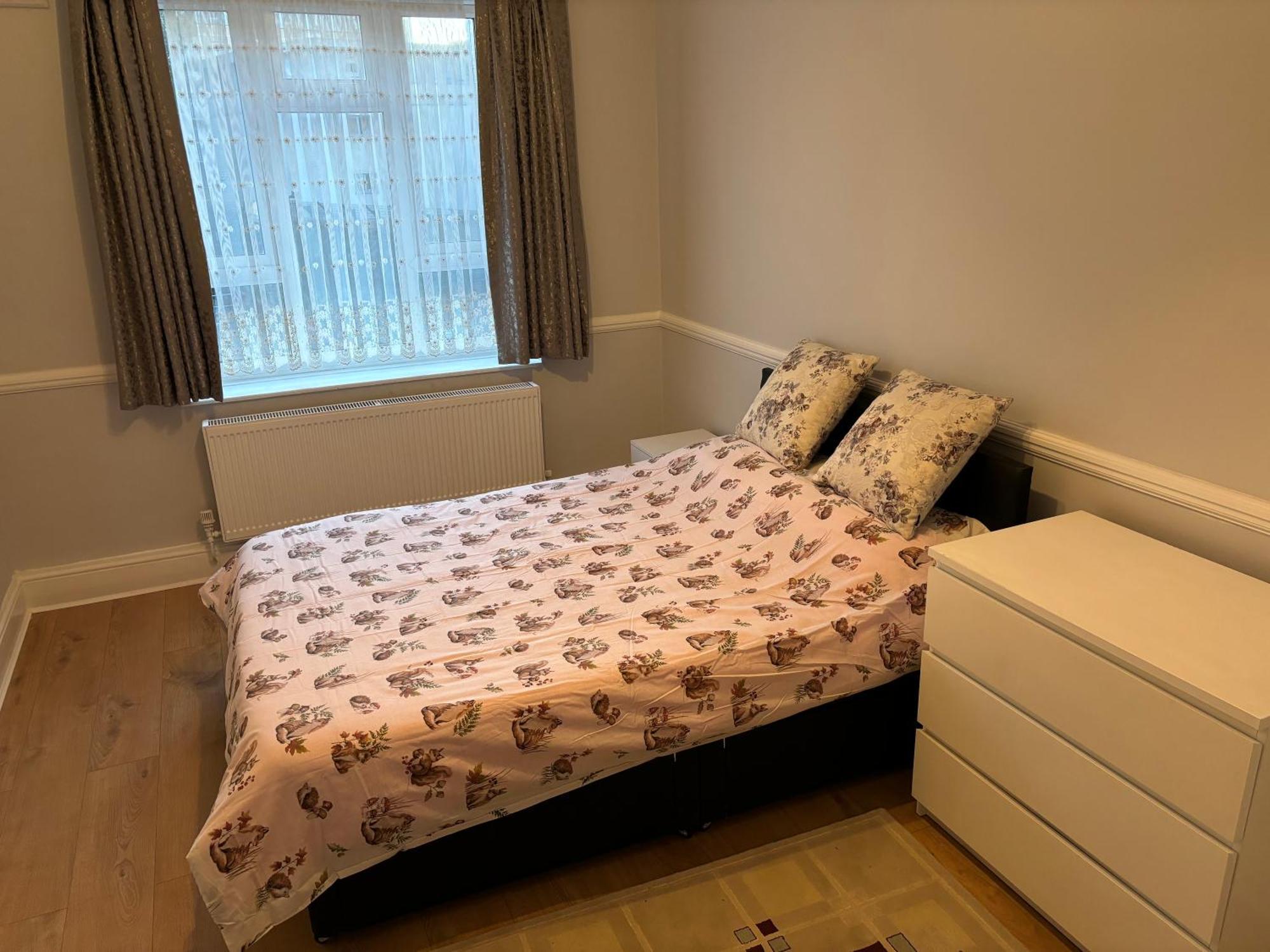 Bright 2 Bedroom Flat Close To Centre Londra